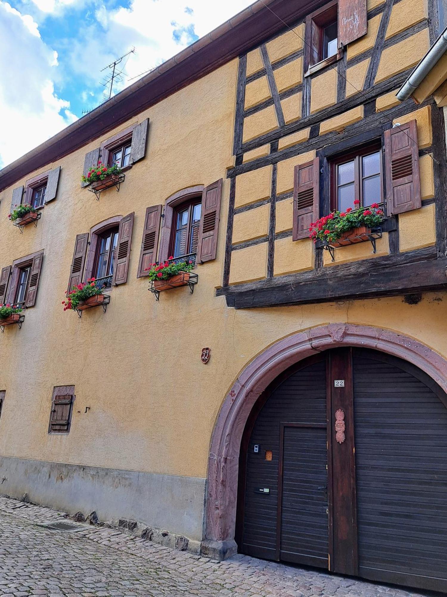 Grand Gite Dans Maison Alsacienne Historique Gueberschwihr Luaran gambar